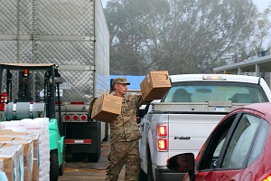 Florida National Guard provides supplies